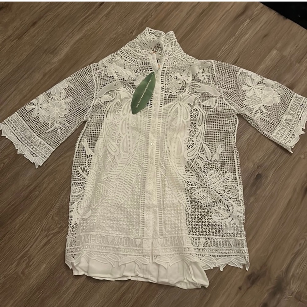 Farm Rio NWT white Wind Guipire Shirt Dress. Sold out. Size small.